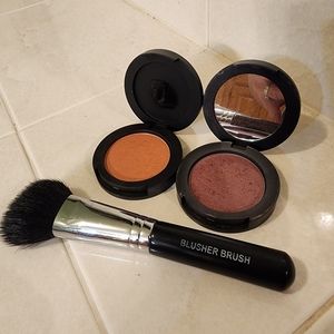 Younique Pressed Blusher & Brush